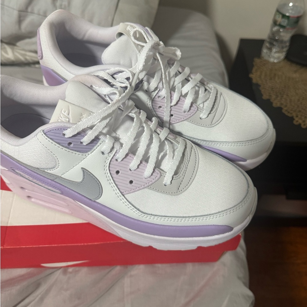 Nike Women's White and Lavender Sneakers